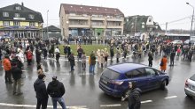 Uznemirujući video: Automobil naletio na okupljene, studentica teže ozlijeđena