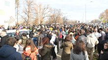 Kolona studenata pješke krenula u Novi Sad: 'Stižemo jači nego ikad'