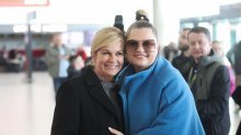 Razdragana Kolinda Grabar-Kitarović dočekala rukometaše u zračnoj luci