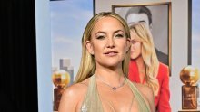 Kate Hudson chic outfit začinila udobnim natikačama koje obožavamo