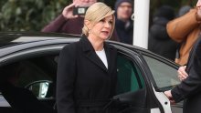 Nikamo bez Vuittonove torbe: Kolinda Grabar Kitarović chic cipele zamijenila je štiklama