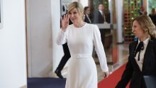 Kolinda Grabar-Kitarović dala je 'malo bogatstvo' za torbicu, a haljinu bi nosila i Kate Middleton