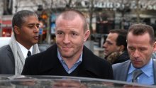 Guy Ritchie režira film o kralju Arthuru