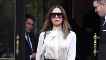 Victoria Beckham pokazala kako nositi minicu i nakon 50-e