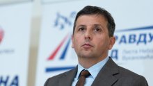 BiH: Vodećem kritičaru vlasti u RS zapaljen automobil, on krivi Dodika