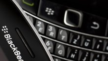 Blackberry smanjio gubitak, ali uz oštar pad prihoda