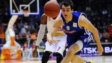 Dario Šarić odličan, Efes na korak od velikog cilja