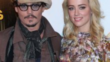 Depp ponovo osvojio Amber pjesmama i cvijećem