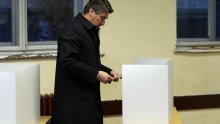 'Ovo je topovska priprema za referendum o ćirilici'