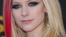 Avril Lavigne napadnuta na ulici