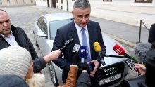 Karamarko nije odgovorio hoće li Hrvatska postaviti žicu na granicu