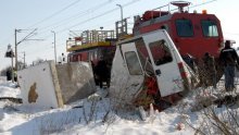 Vozač kombija poginuo prelazivši prugu pod zabranom