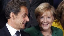 Merkel i Sarkozy: Grčka ostaje u eurozoni!