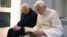 Benedikt XVI. s bratom slavi 85. rođendan