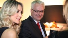 Predsjednik Josipović na otvaranju izložbe Mare Bratoš