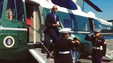 Obama salutirao marincima s kavom u ruci