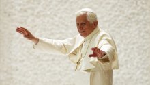 Papa Benedikt XVI. dobio svoj parfem