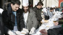 Splićani se kupali i tamanili bakalar