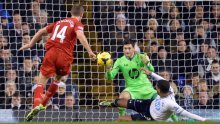 Liverpool ponizio Tottenham, Suarez briljirao!