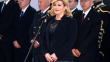 Građani ne misle da je Grabar Kitarović neovisna o HDZ-u