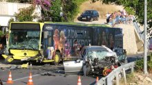 U sudaru autobusa i automobila troje poginulih