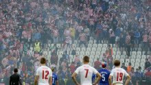 Hrvatska i dalje strahuje; UEFA odgodila odluku o kazni