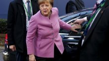 Merkel protiv zatvaranje balkanske rute, ali joj odgovara