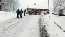 Vozač izgubio kontrolu nad autobusom s djecom