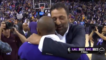 Divac poklonom nasmijao Bryanta do suza: Ima smisao za humor