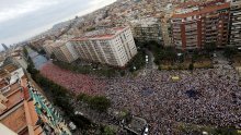 Stotine tisuća Katalonaca na ulicama Barcelone za neovisnost