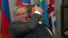 Je li Juncker ponizio Cerara ili se samo šalio?