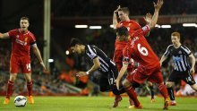 Liverpool slomio Newcastle, Lovren igrao cijelu utakmicu!