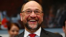 Schulz već sustigao kancelarku Merkel