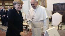 Papa Franjo primio Angelu Merkel