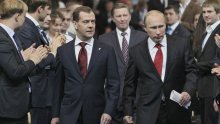 Putin i Medvedev radit će od kuće da smanje prometnu gužvu