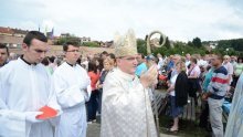 'Uzrokuju sukobe, a zatim se igraju vatrogasaca'