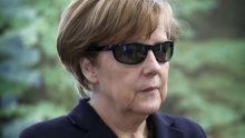 'Angela Merkel je protiv sankcija Rusiji'