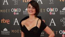 Penelope Cruz zavodila odvažnim dekolteom