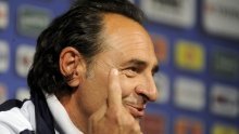 Prandelli hodočastio do pet ujutro pa zaprijetio 'furiji'