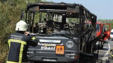 Autobus planuo u vožnji i potpuno izgorio, putnici spašeni