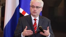 Josipović osudio Mamićeve 'vulgarne' izjave o Jovanoviću