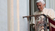 Benedikt XVI. još jednom pokazao da nije 'medijski papa'