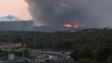 Požar se širio prema raketnoj bazi, gase ga četiri kanadera