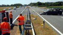 Autom probio zaštitnu ogradu, putnici čudom preživjeli