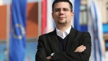 SDP-ovac se otresao po Vladi zbog predsjedničinog puta u SAD