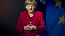 Europa tone, samo još Merkel vjeruje u štednju!