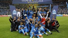 Marseilleu Kup, Lovrenu crveni karton