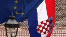 New agencies report about Croatia's EU entry vote