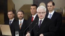 'Josipović može biti komentator, ali ne aktivan igrač'