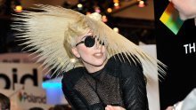 Lady Gaga nosi šešir od vlastite kose